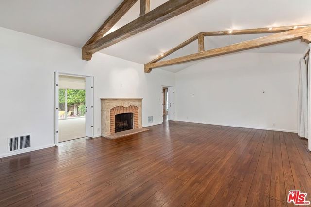 800 Warner Avenue, Los Angeles, CA 90024