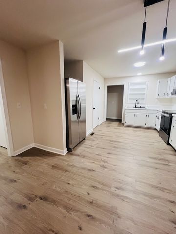 1018 5th Ave, W, Springfield, TN 37172