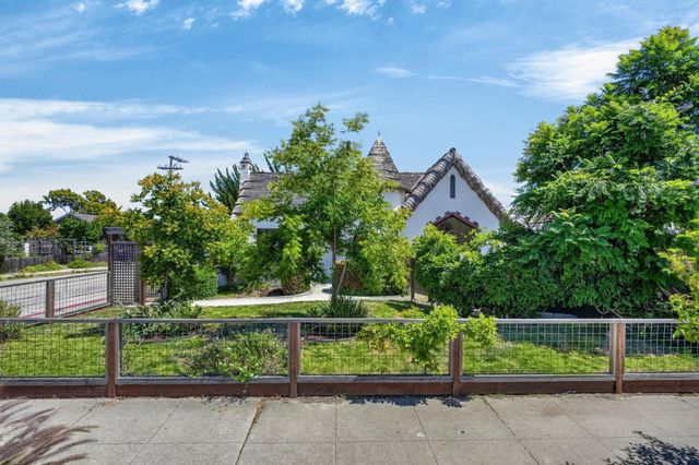 1503 King Street, Santa Cruz, CA 95060