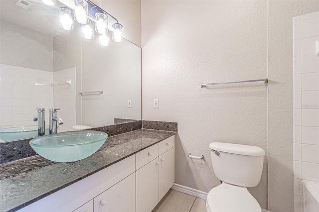 4316 BAYSIDE VILLAGE DRIVE 302, Tampa, FL 33615