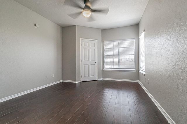 4316 BAYSIDE VILLAGE DRIVE 302, Tampa, FL 33615