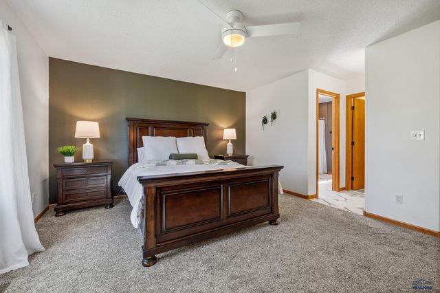 5201 CALE CT, Rapid City, SD 57701