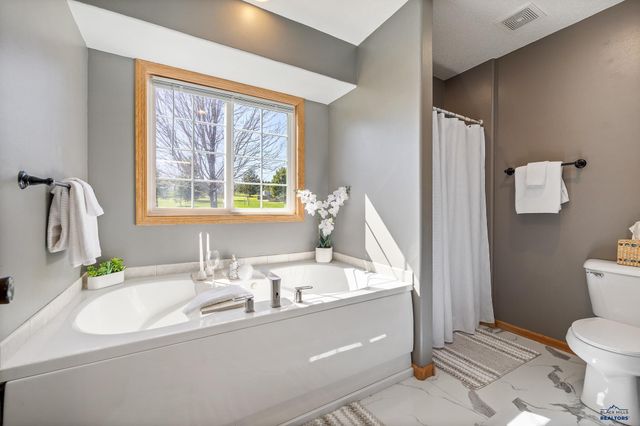 5201 CALE CT, Rapid City, SD 57701