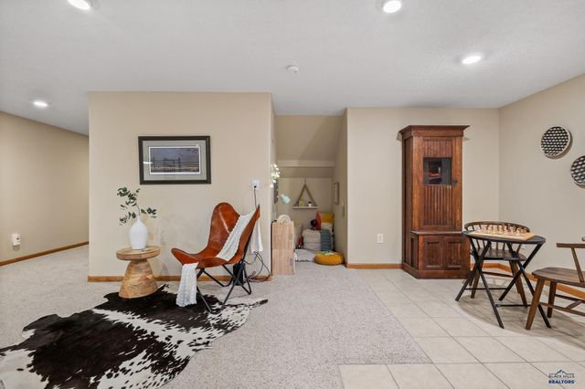 5201 CALE CT, Rapid City, SD 57701