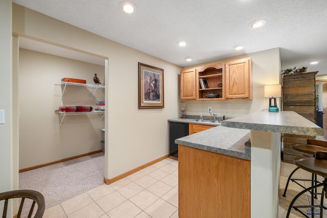 5201 CALE CT, Rapid City, SD 57701