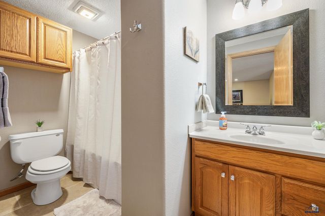 5201 CALE CT, Rapid City, SD 57701