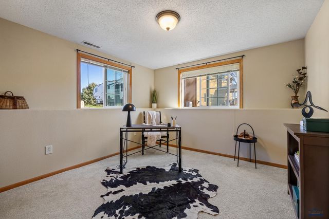 5201 CALE CT, Rapid City, SD 57701