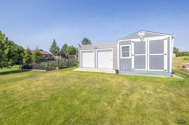 5201 CALE CT, Rapid City, SD 57701