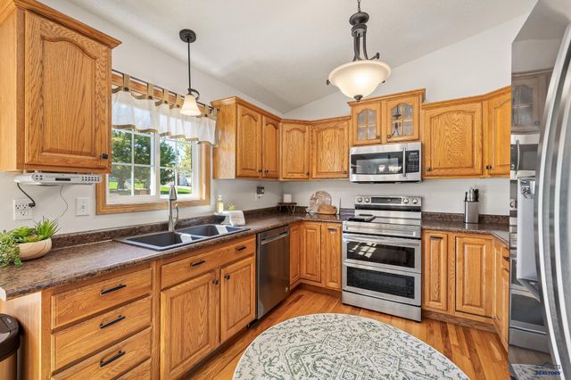 5201 CALE CT, Rapid City, SD 57701