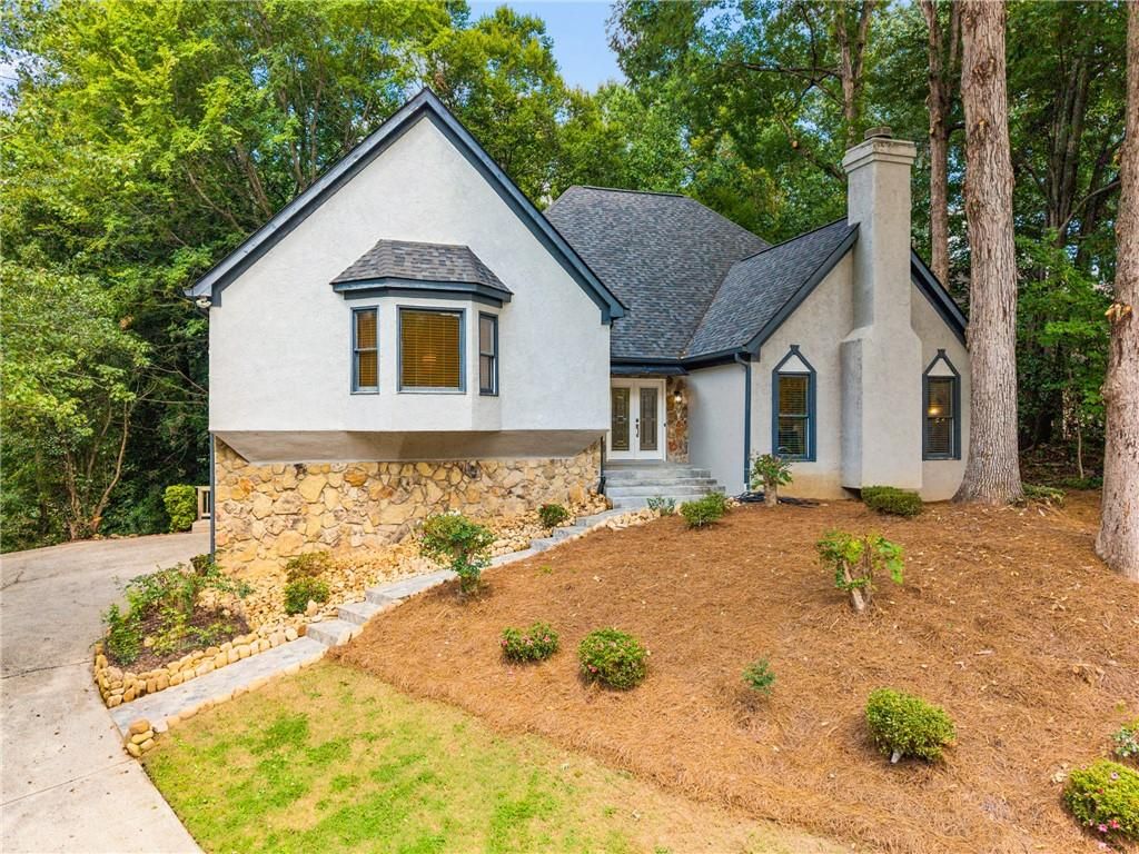 210 Wessex Court, Sandy Springs, GA 30328