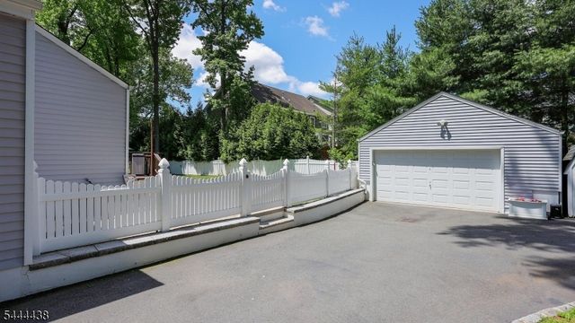 2263 Hill Rd, Scotch Plains Twp., NJ 07076