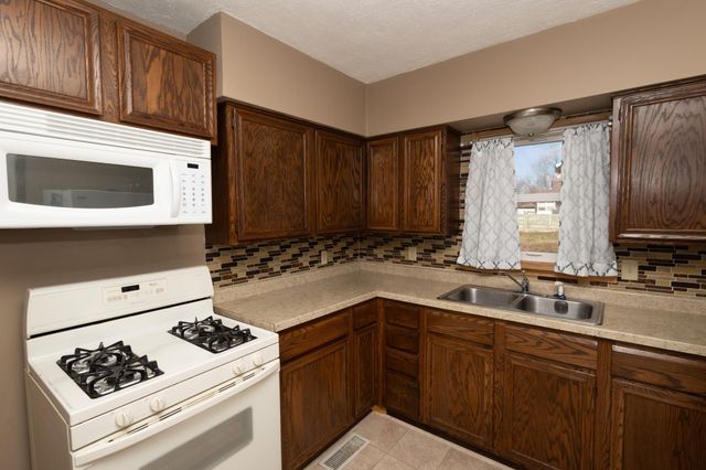 2047 Nokomis Avenue, Saint Paul, MN 55119