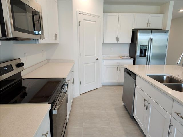 1009 CALICO POINTE CIRCLE, Groveland, FL 34736