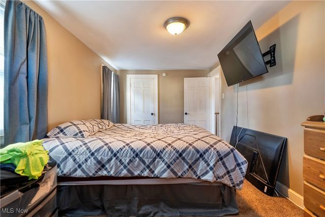 1361 Crescent Road SW, Canton, OH 44710