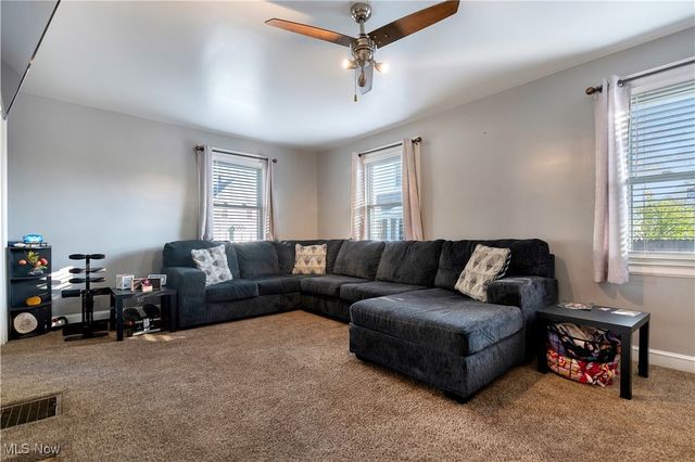 1361 Crescent Road SW, Canton, OH 44710