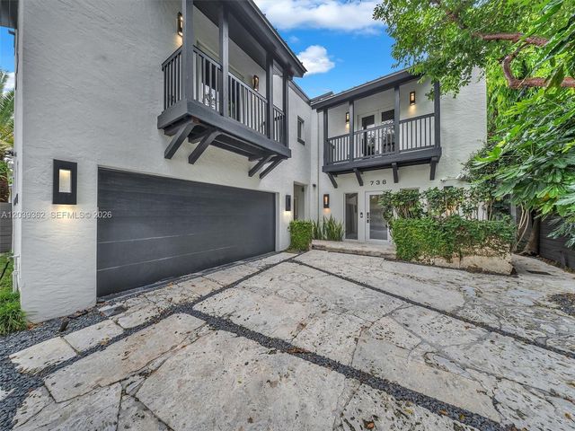 736 NE 17th Way, Fort Lauderdale, FL 33304