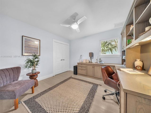 736 NE 17th Way, Fort Lauderdale, FL 33304