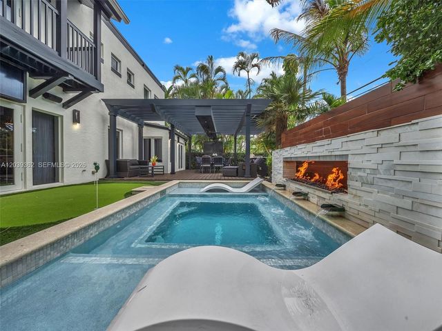 736 NE 17th Way, Fort Lauderdale, FL 33304