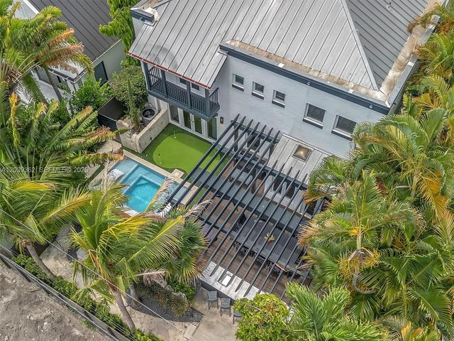 736 NE 17th Way, Fort Lauderdale, FL 33304