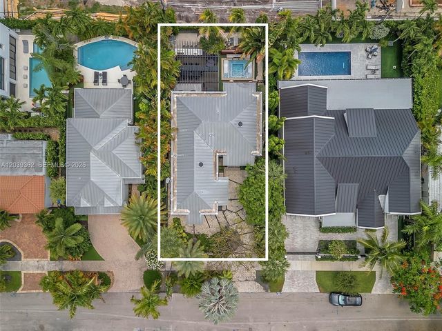 736 NE 17th Way, Fort Lauderdale, FL 33304