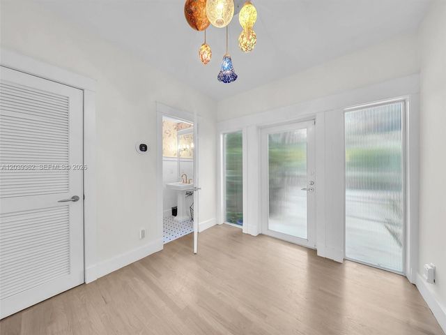 736 NE 17th Way, Fort Lauderdale, FL 33304
