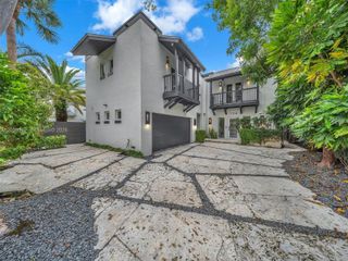 736 NE 17th Way, Fort Lauderdale, FL 33304