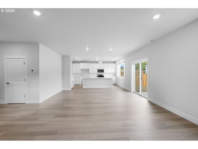 14563 Sw 165TH Ave, Tigard, OR 97224