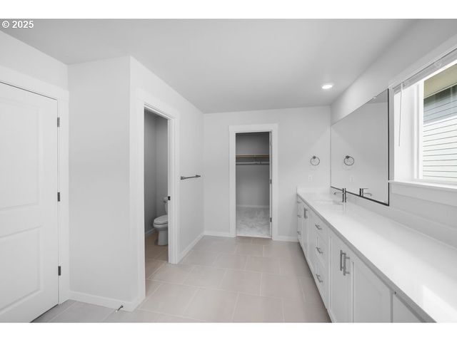 14563 Sw 165TH Ave, Tigard, OR 97224