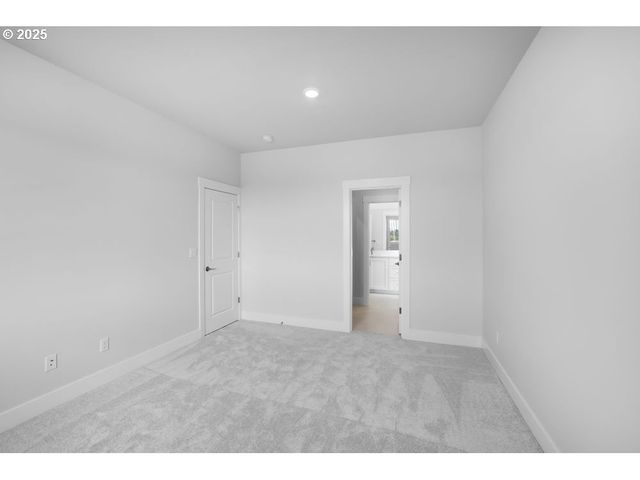 14563 Sw 165TH Ave, Tigard, OR 97224