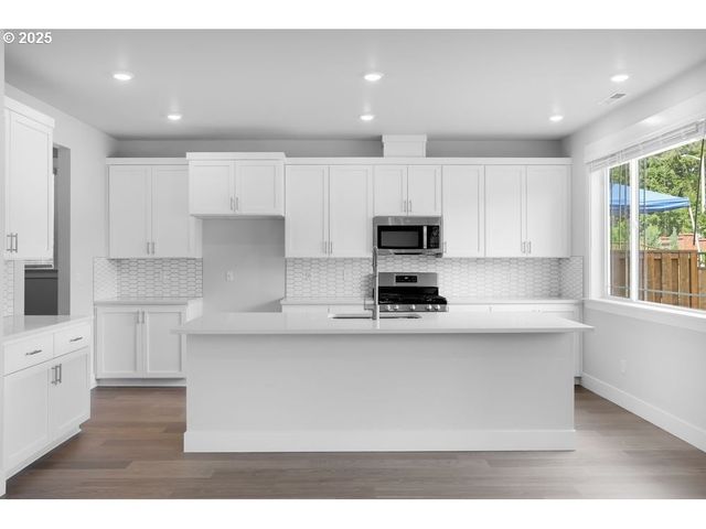 14563 Sw 165TH Ave, Tigard, OR 97224