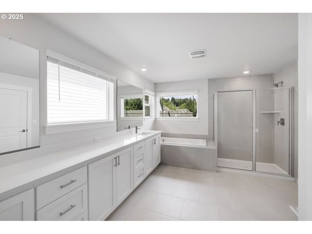 14563 Sw 165TH Ave, Tigard, OR 97224