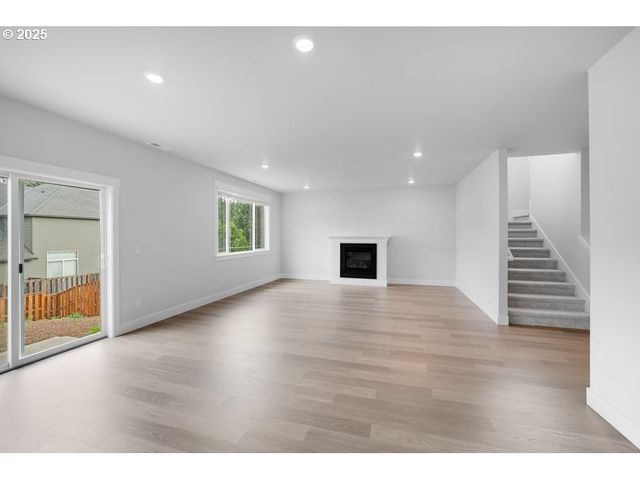 14563 Sw 165TH Ave, Tigard, OR 97224