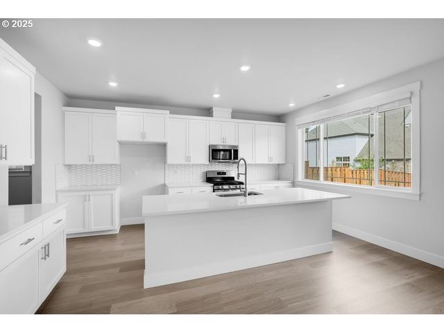 14563 Sw 165TH Ave, Tigard, OR 97224