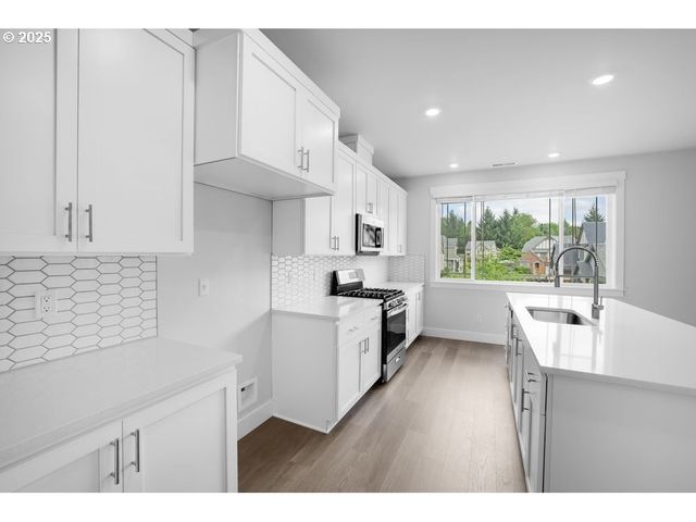 14563 Sw 165TH Ave, Tigard, OR 97224