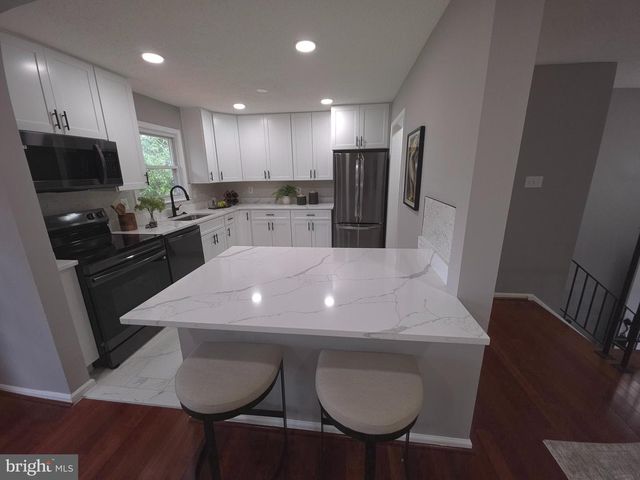 4504 LANTERN PL, Alexandria, VA 22306