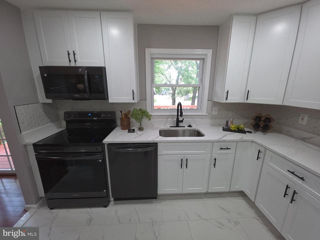 4504 LANTERN PL, Alexandria, VA 22306