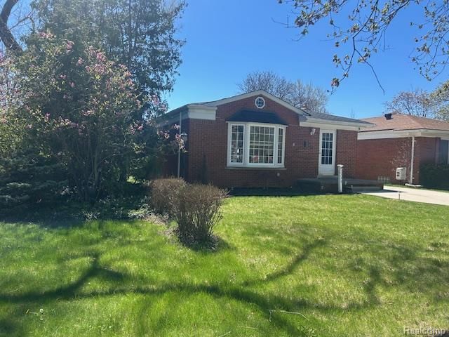 2331 Emeline Street, Trenton, MI 48183