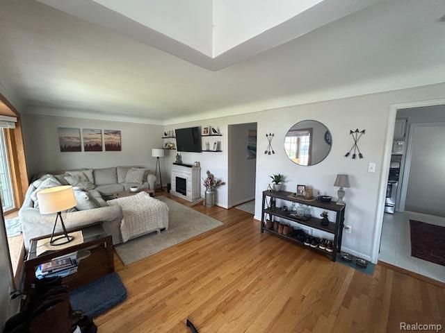 2331 Emeline Street, Trenton, MI 48183