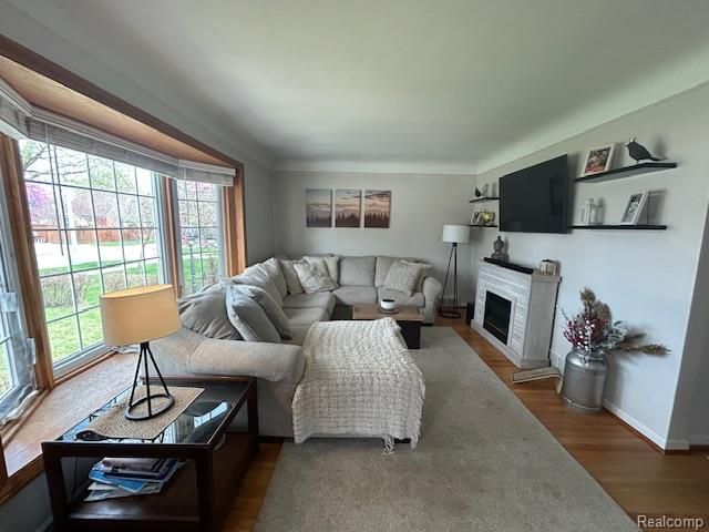 2331 Emeline Street, Trenton, MI 48183