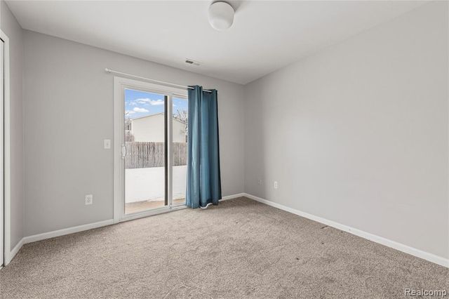 30755 Hidden Pines Lane 25, Roseville, MI 48066