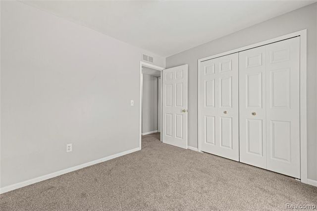 30755 Hidden Pines Lane 25, Roseville, MI 48066