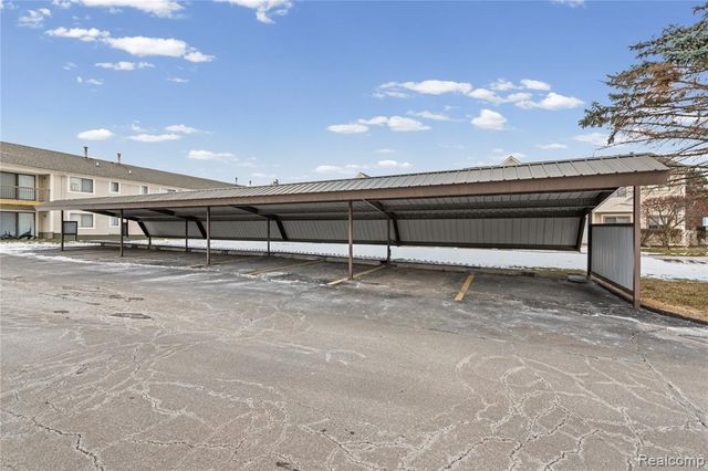 30755 Hidden Pines Lane 25, Roseville, MI 48066