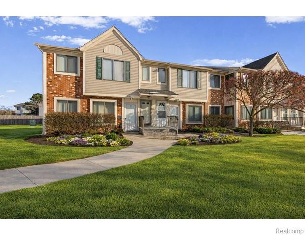 30755 Hidden Pines Lane 25, Roseville, MI 48066
