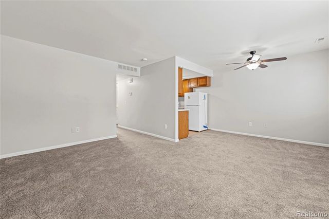 30755 Hidden Pines Lane 25, Roseville, MI 48066