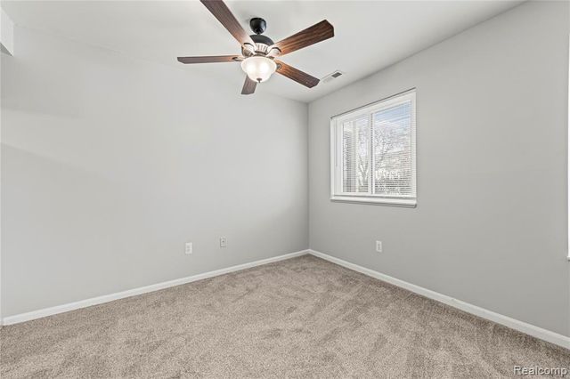 30755 Hidden Pines Lane 25, Roseville, MI 48066