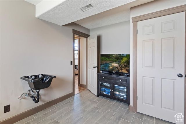 1030 W 1600 N, Harrisville, UT 84404