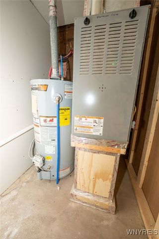 1 Forest Avenue, Evans, NY 14006