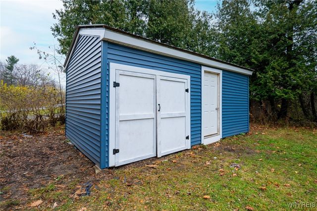 1 Forest Avenue, Evans, NY 14006