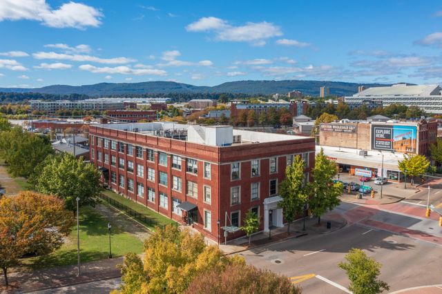 1301 Market St Apt 301, Chattanooga, TN 37402