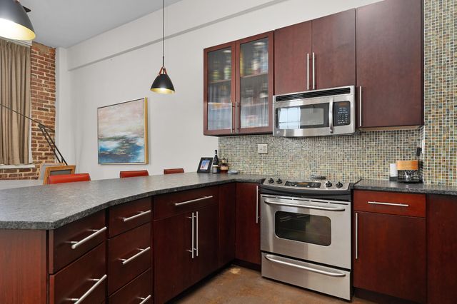 1301 Market St Apt 301, Chattanooga, TN 37402